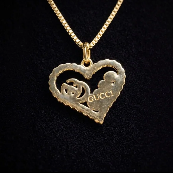 AUTHENTIC GUCCI SIGNED HEART NECKLACE-BLACK STONE CHARM-18kPLATED CHAIN ELEGANT - Picture 2 of 5